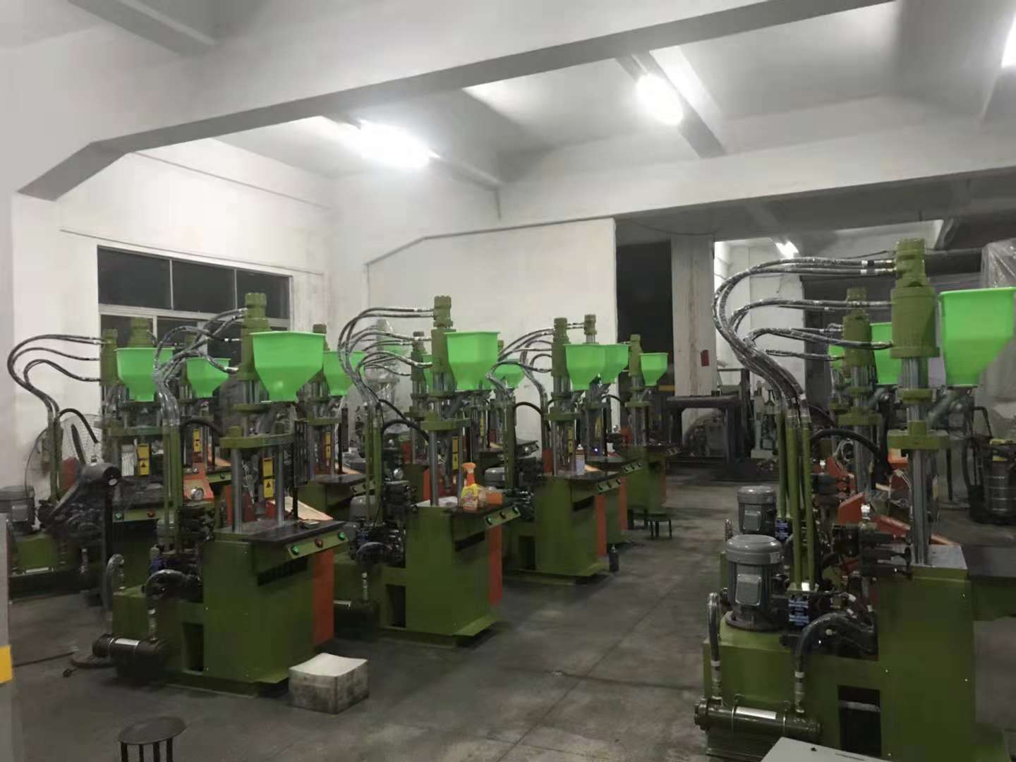注塑機(jī)螺桿斷裂的常見原因有哪些？